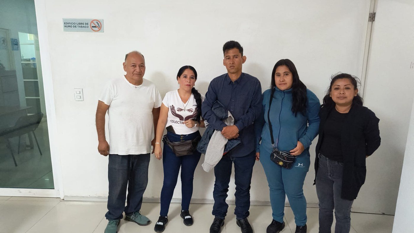 Equipo de la asociación reunido en un espacio institucional